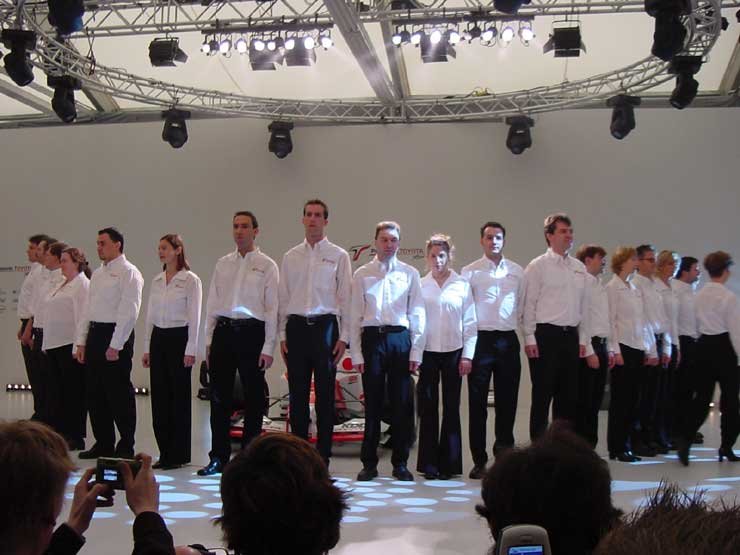 6678_64493_1000x700.jpg | Vezess | Vezess Különleges módját választotta a Toyota az új versenyautó leleplezésének