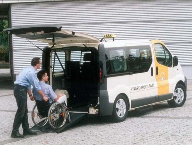 Opel taxi mozgássérülteknek
