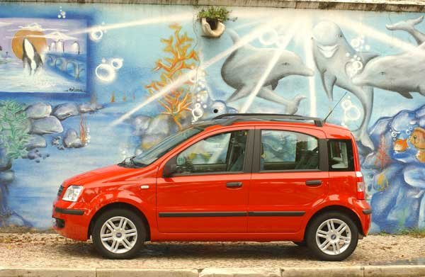 7779_72674_1000x700.jpg | Vezess | Vezess Sikerrel mutatkozott be itthon a Fiat Panda
