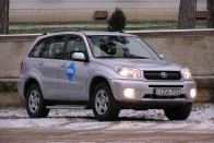 Teszt: Toyota RAV4 2.0 VVT-i Sol - Terepruhás bevásárlókocsi