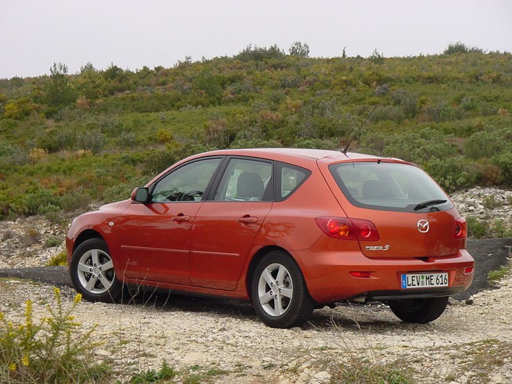 Négymillió az 1,4-es benzines és 5,2 millió az 1,6-os dízel Mazda3 ára