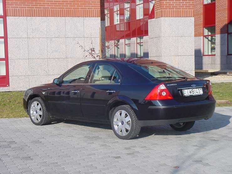 Teszt: Ford Mondeo 1.8 SCi Ghia – Mindenkinek 14