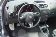 Teszt: Alfa Romeo 147 GTA – Maximum élvezet 27