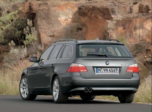 Hivatalos kép a BMW 5 Touringról