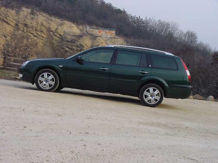 Teszt: Ford Mondeo Turnier 2.0 TDCi Ghia – Az eszményi cégautó 21