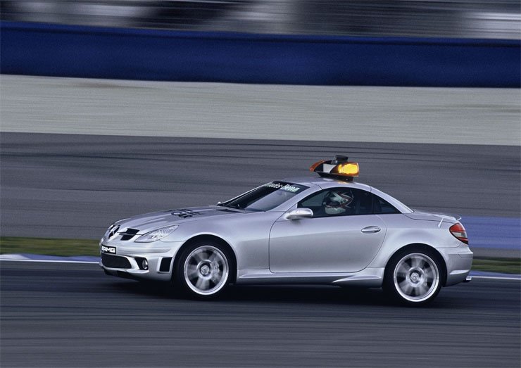 Az SLK-nak ezért kell nagyon gyorsnak lennie, hogy a lassú tempóban ne melegedjenek túl a Forma-1-es autók