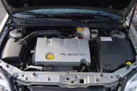 Teszt: Opel Vectra Dualfuel 1.8 – Reszkess, tádé! 32