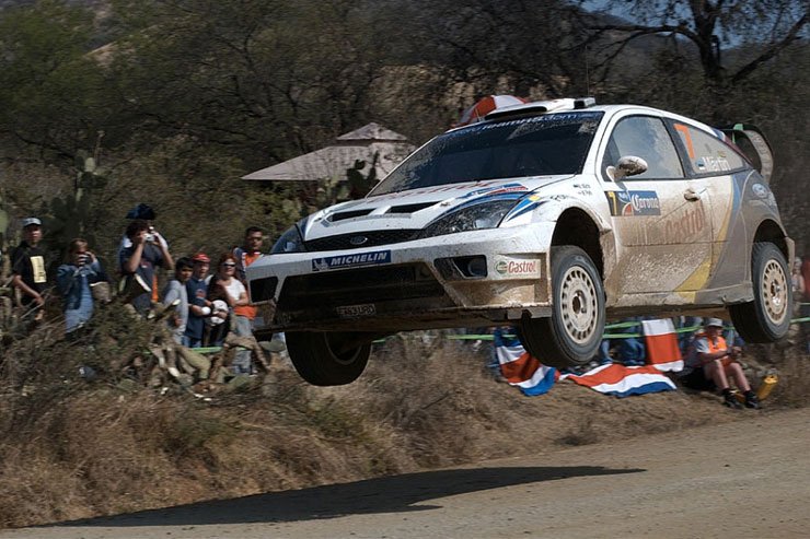 Remek nap volt ez a Ford számára hiszen mindkét pilótájuk felzárkózott, Martin átvette a vezetést is