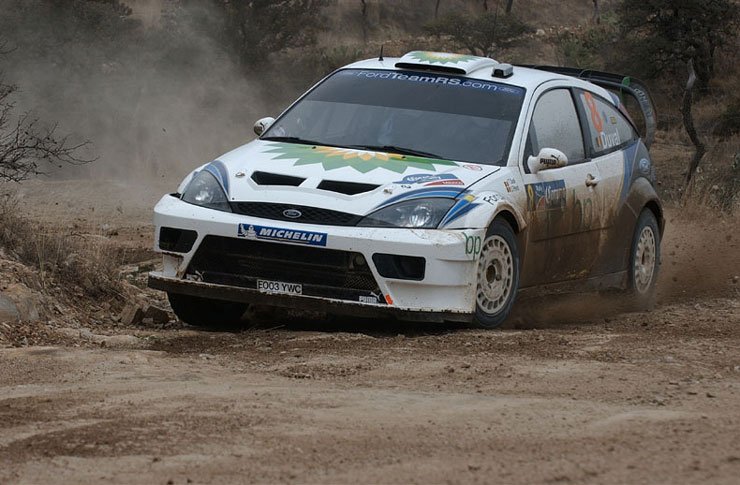 Duval egész nap csatázott Sainz-cal a második helyért, a napot a harmadik helyen zárta 