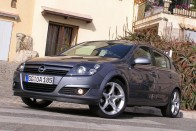 Vezettük: Opel Astra H – Golfosok figyelem! 40
