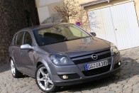 Vezettük: Opel Astra H – Golfosok figyelem! 41