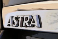 Vezettük: Opel Astra H – Golfosok figyelem! 43