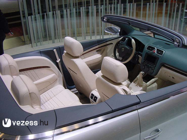 6568_63603_1000x700.jpg | Vezess | Vezess Valószínűleg 2006-ban már sorozatban készül a most Concept C-nek nevezett autó, amely valóban ötszemélyes