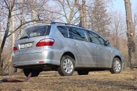 Teszt: Toyota Avensis Verso D-4D – Csak a külső változott 34