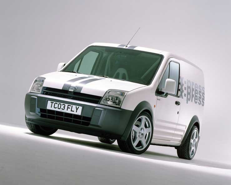 A Focus RS 215 lóerős motorja hajtja a Connect X-Presst