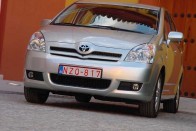 Vezettük: Toyota Corolla Verso – Feladja a leckét 63