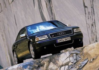 Audi S8 - 10 hengerrel?