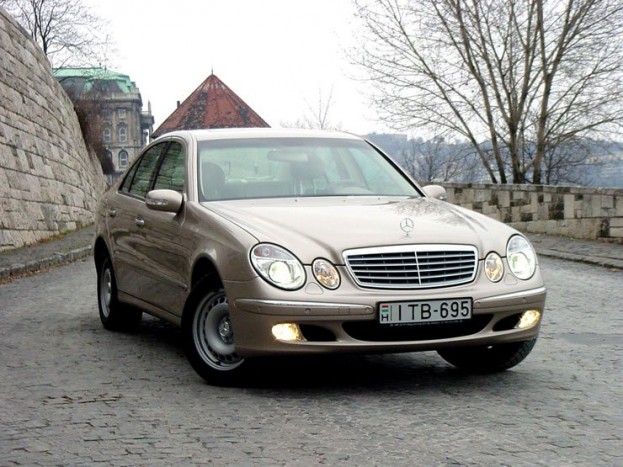 Teszt: Mercedes-Benz E 400 CDI - Drága gyógyír