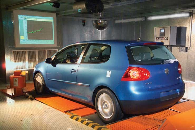 Hűvösebben fogadta a piac az ötös Golfot, mint elődeit. Az Astránál 2000 euróval magasabb ár túlzottnak bizonyult, a gyár klímaakcióval juttat 1200 eurós árelőnyt a német vásárlóknak