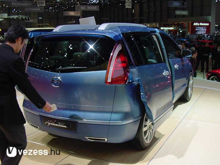 172 lóerős motort és automata váltót kapott a MX-Flexa tanulmány