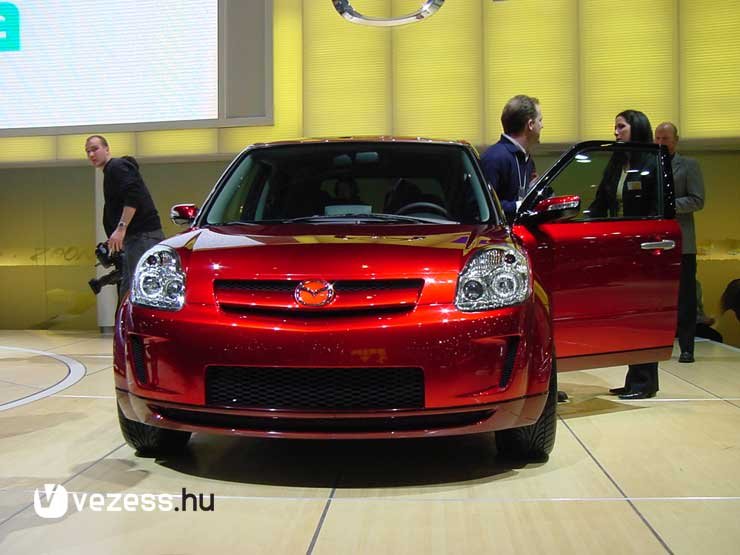 172 lóerős motort és automata váltót kapott a MX-Flexa tanulmány