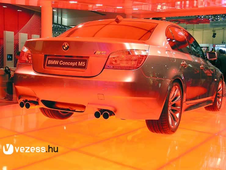 Állítólag Forma-1-es tudását is hasznosította a fejlesztés során a BMW
