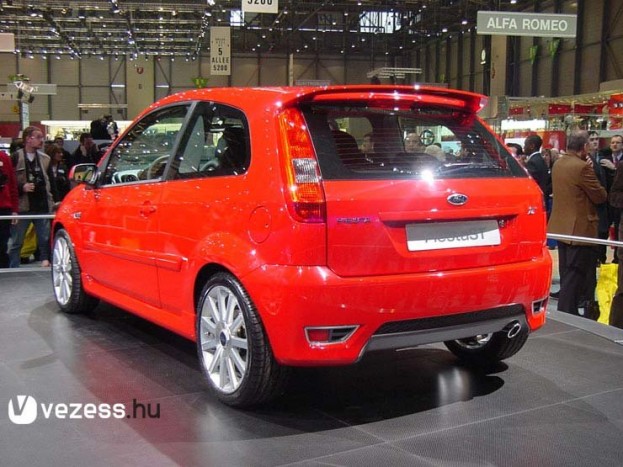 Sportos és még sportosabb Ford Fiesta 7 | Vezess A Mondeo 2,0 literes motorja 150 lóerőt teljesít a Fiesta ST-ben