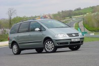 Teszt: Volkswagen Sharan 1.9 TDI – Csak magabiztosan 27