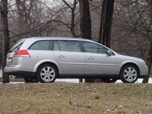 Teszt: Opel Vectra Caravan 3.0 CDTI Elegance - Hotel Vectra