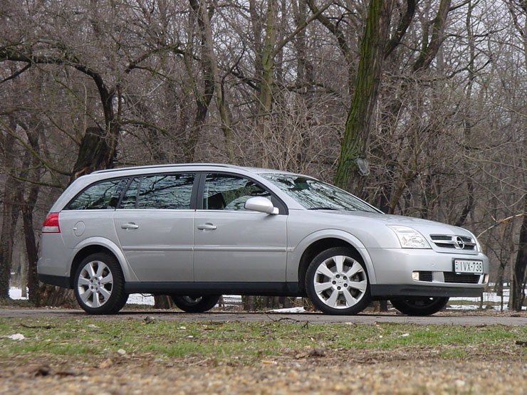 Teszt: Opel Vectra Caravan 3.0 CDTI Elegance – Hotel Vectra 22