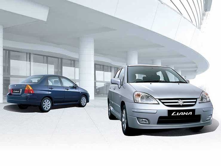 Az autó kétféle karosszériával is kapható, ezek közül a szedán a klasszikusabb megjelenésű. 