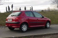 Teszt: Peugeot 206 1.4 16V – Egyedül nem megy 38