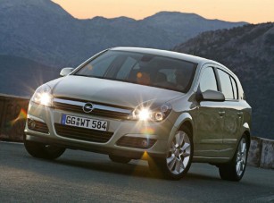 Közel 800 Astra kelt el egy hétvége alatt