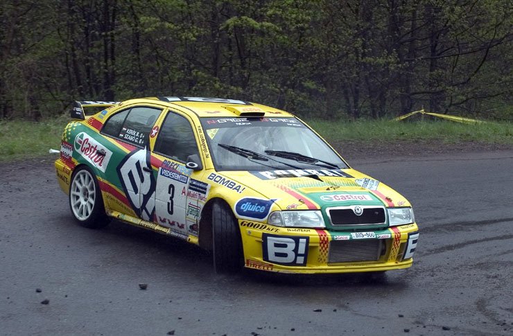 7328_69962_1000x700.jpg | Vezess | Vezess Szombaton szinte végig esős körülmények között kellett menni, Szabó Gergő kétszer is rossz gumit választott