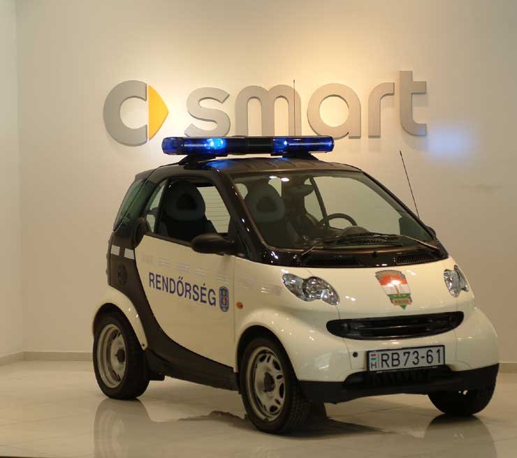 /smart/fortwo/police/magyarrendor.jpg