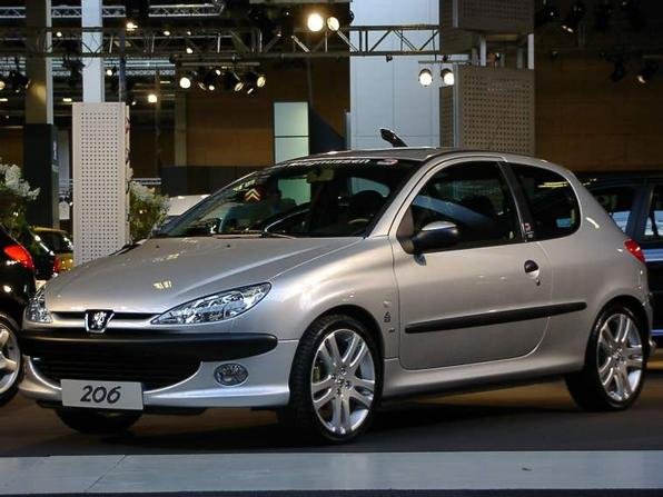 177 lóerős a kétliteres Peugeot 206 RC