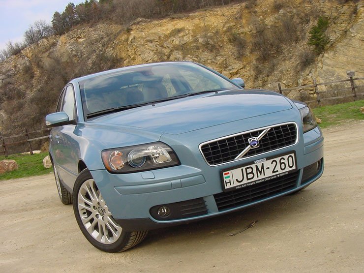 Teszt: Volvo S40 2.4i – Leg-leg Volvo 13