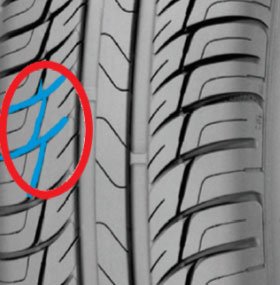 Hatékonyan vezetik el a vizet az oldalsó árkok