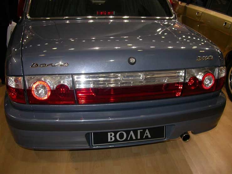 4,9 méter hosszú a GAZ 31105-ös