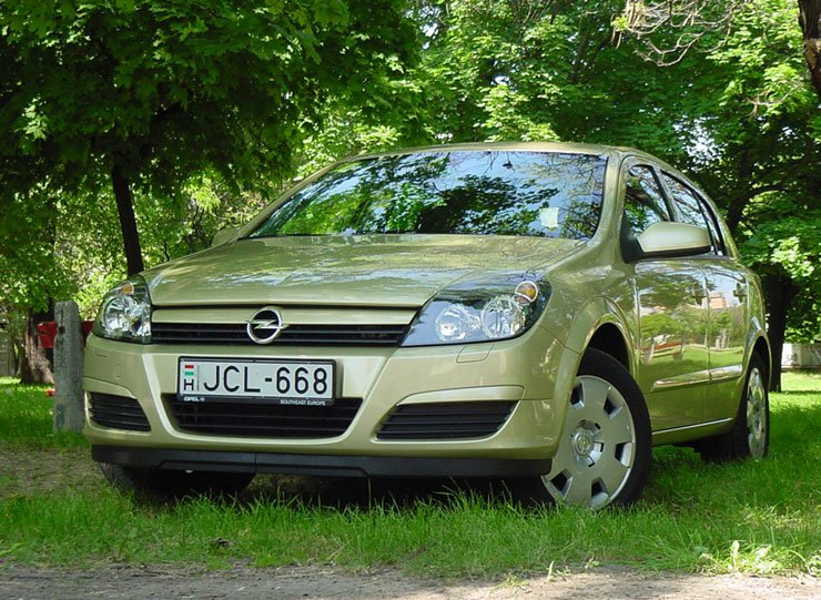Teszt: Opel Astra 1.4 Enjoy – Öntudatos favorit 26