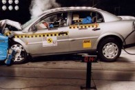 Más új eredményt nem hozott nyilvánosságra az Euro NCAP. A képen egy Opel Vectra