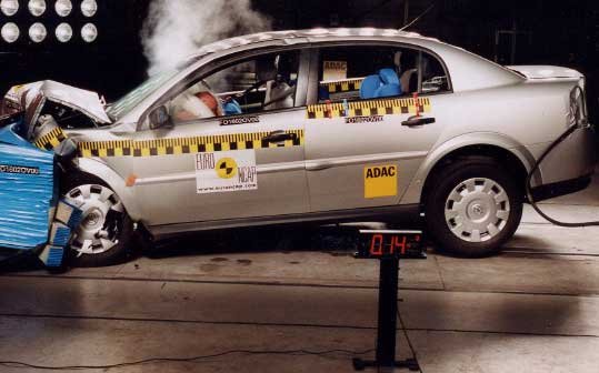 Más új eredményt nem hozott nyilvánosságra az Euro NCAP. A képen egy Opel Vectra