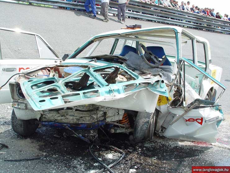 6400_62012_1000x700.jpg | Vezess | Vezess Azonnal meghalt a két pilóta