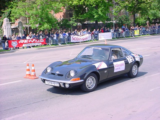 Veterán Opel GT