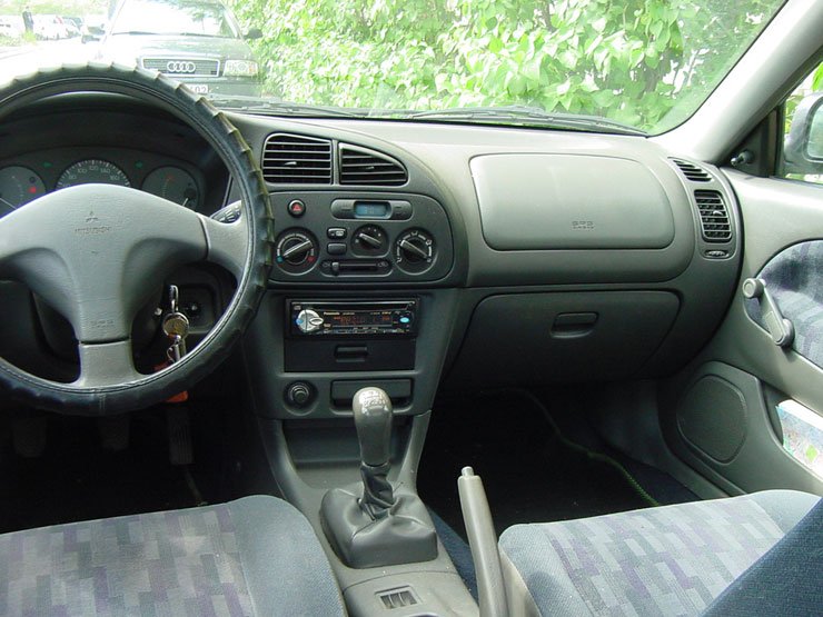 Használt  autó: Mitsubishi Lancer 1996-2003 18