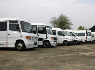 Magyar buszok a reptéren