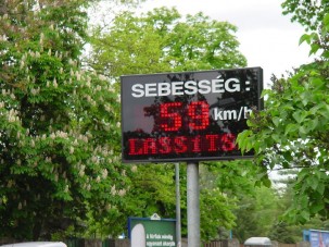Sebességmérő Leányfalun