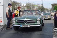 Hétvégén Pécsre mennek az oldtimer Mercedesek 27