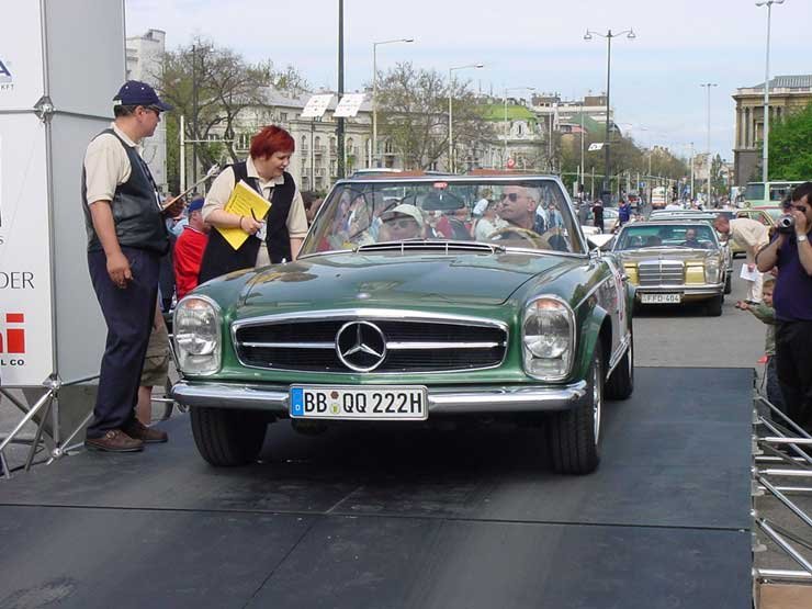 Hétvégén Pécsre mennek az oldtimer Mercedesek 12