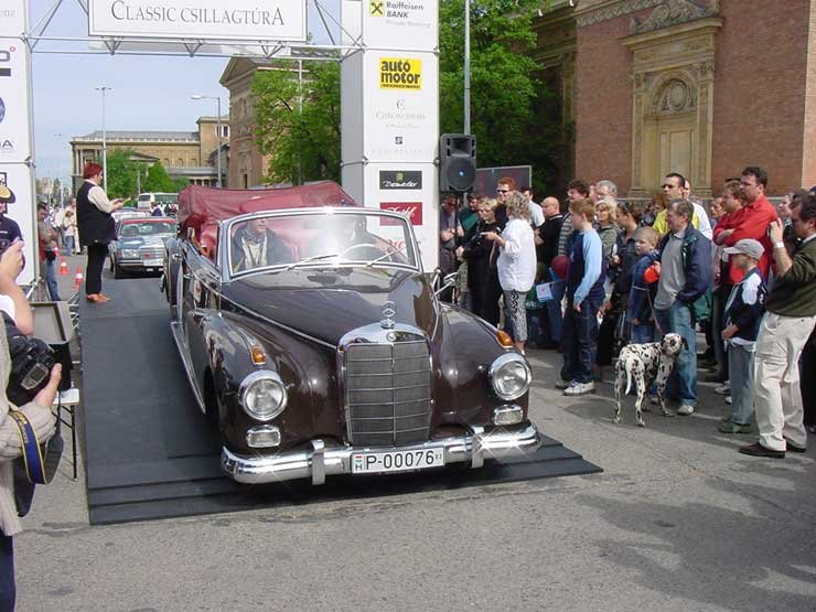 Hétvégén Pécsre mennek az oldtimer Mercedesek 14